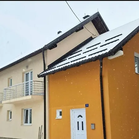 Ana Kupres (Canton 10)